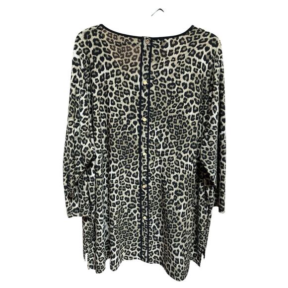Anne Klein Women’s Top Blouse Size 2X Cheetah Print Button Accents Down Back - Picture 2 of 9